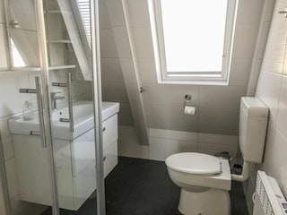 Dusche + WC