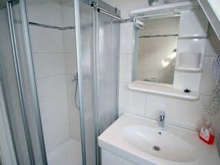 Dusche + WC Bild 2