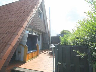 Terrasse mit Strandkorb