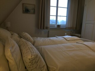Bild 2  Schlafzimmer