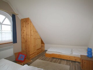 Schlafraum Bild 2 mit 3 Betten