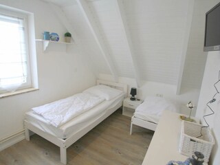 Kinderschlafraum mit TV