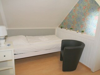Durchgangszimmer im Obergeschoss .1 Bett