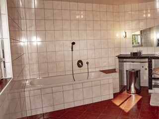 Badezimmer mit Fußbodenheizung