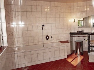 Badezimmer mit Fußbodenheizung