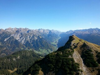 Blick von Itonskopf ins Klostertal