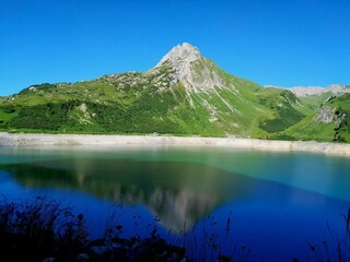 0dd7f12b-ba00-478d-bc15-c116df17660c