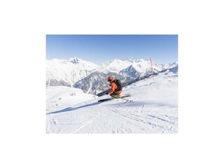 Skifahren_am_Sonnenkopf_im_Klostertal_(c)__Alex_Ka