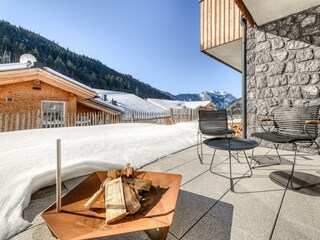 Terasse mit Feuerschale