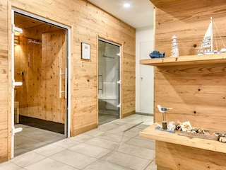 Dampf- und Zirbensauna