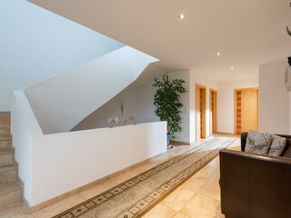 Villa_Werlberger_Hinterthiersee_19a_Gang_Stiegenha