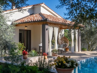 Villa Pula Outdoor Recording 9