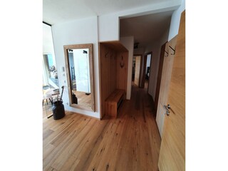 9 Flu und Eingangsbereich der Bergblick Suite