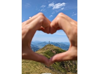 14. Gipfelkreuz beim Wandern