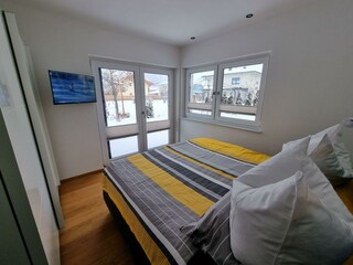 SZ 2 mit Blick auf Terrasse