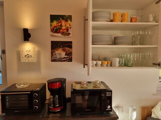 Geschirr, Mikro, Mini-Backofen, Kaffeemaschine
