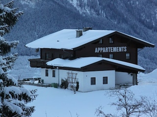 Hausansicht Winter