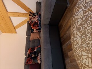 Schönwetter Couch 1