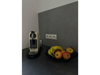 Kaffeemaschine & frisches Obst für unsere Gäste