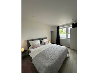 Schlafzimmer mit Tageslicht