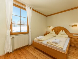 Schlafzimmer mit Doppelbett