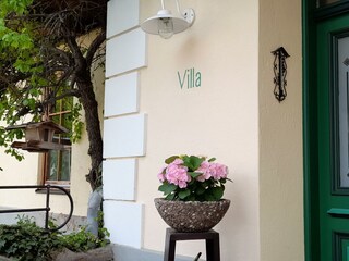 Eingang Villa Frühling 2022