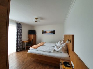 4e3bda33-a2b5-4ef4-95b0-ad308a2a8012