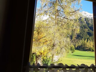 Blick aus dem Fichtenzimmer mit Skilift im Hinterg