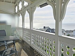 Großer Balkon mit Meerblick