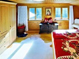 Schlafzimmer groß 2