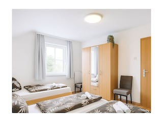 3171C70B-FF61-464C-A5F3-8B22CDFA218E