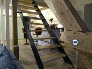 KL Auszeit Treppenaufgang OG