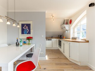 Komfortküche mit Essplatz