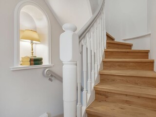 Treppe ins Obergeschoss/Untergeschoss