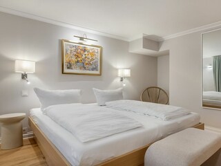 Doppelschlafzimmer (180x200 cm) im UG