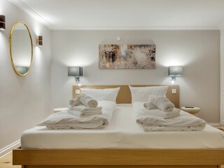 Schlafzimmer (180x200 cm) im UG