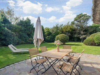 Terrasse inkl. Terrassenmöbel (in der Saison)