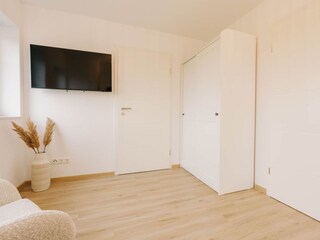 Schlafzimmer mit zwei 100cm Boxspringbetten, Fernseher