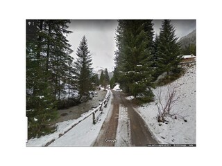 Walk to Canazei in winter