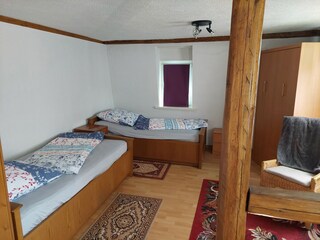 Schlafzimmer 1