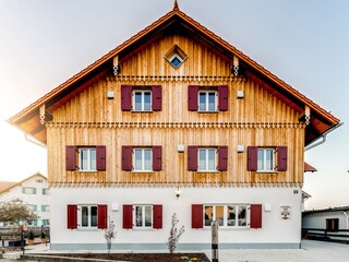Außenansicht des Hauses im traditionellen Stil
