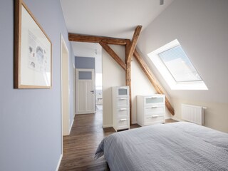 Blick Eingang Bad und weiterer Schlafbereich