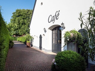 Eingang  Café Gut Heidefeld