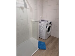 Waschmaschine - vorhanden :)