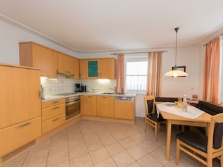 ferienwohnung-leogang-2 Küche mit Eckbank