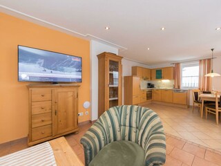 ferienwohnung-leogang-2-Wohnzimmer mit TV