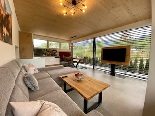 Wohnzimmer mit FernseherIMG_2196