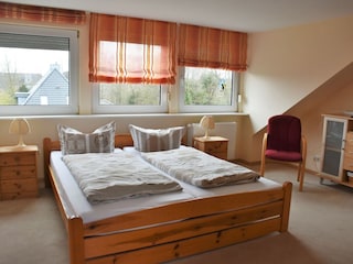 großes Schlafzimmer
