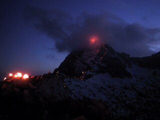 Sonnwendfeuerbrennen am Mitterhorn