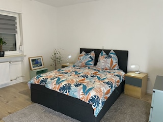 Schlafzimmer 1